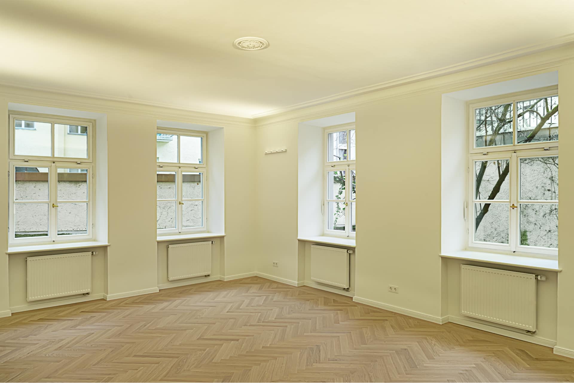 Liebigstrasse Innenraumfoto großes Zimmer