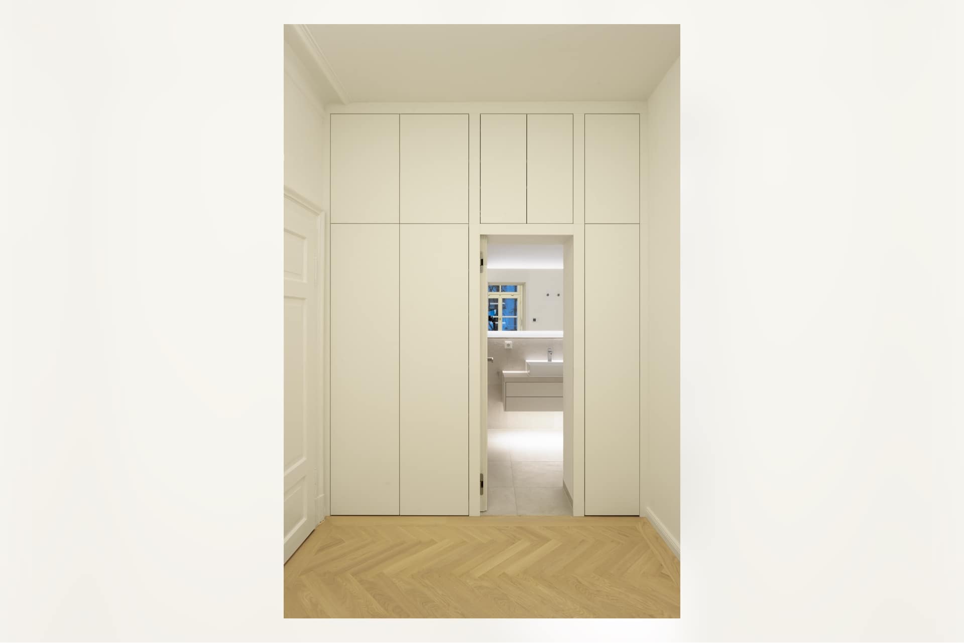 Liebigstrasse Innenraumfoto Integrierte Möbel